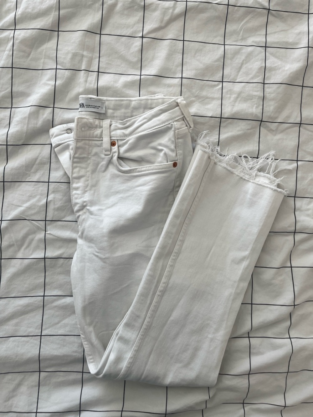Zara White Jean- size 6